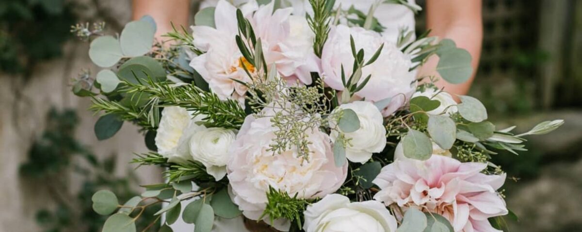 Bridal_bouquet_wedding_flowers_wedding_bouquet_dayton_cincinnat_florist_wedding_preservation